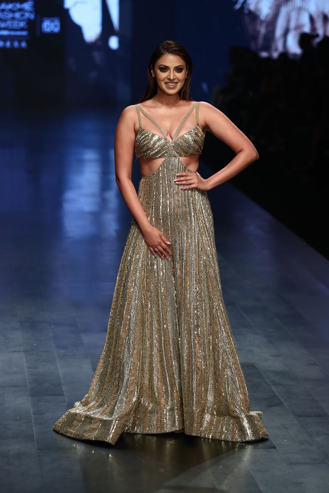 Load image into Gallery viewer, Waist Cut Golden Gown
