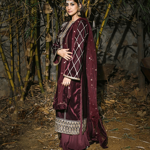Wine Long Suit with Thick Border