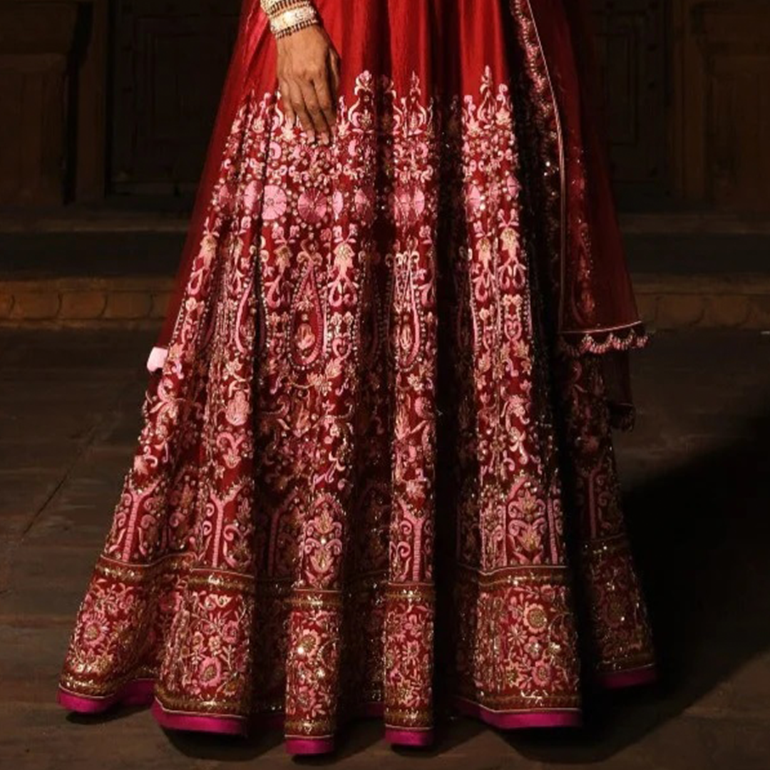 Load image into Gallery viewer, Surkh Sleeveless Anarkali Suit
